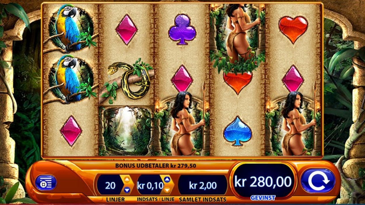 Title screen for Amazon Queen Slots Game